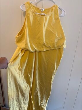 2-piece Crop Top Yellow Midi Dress - Sleeveless